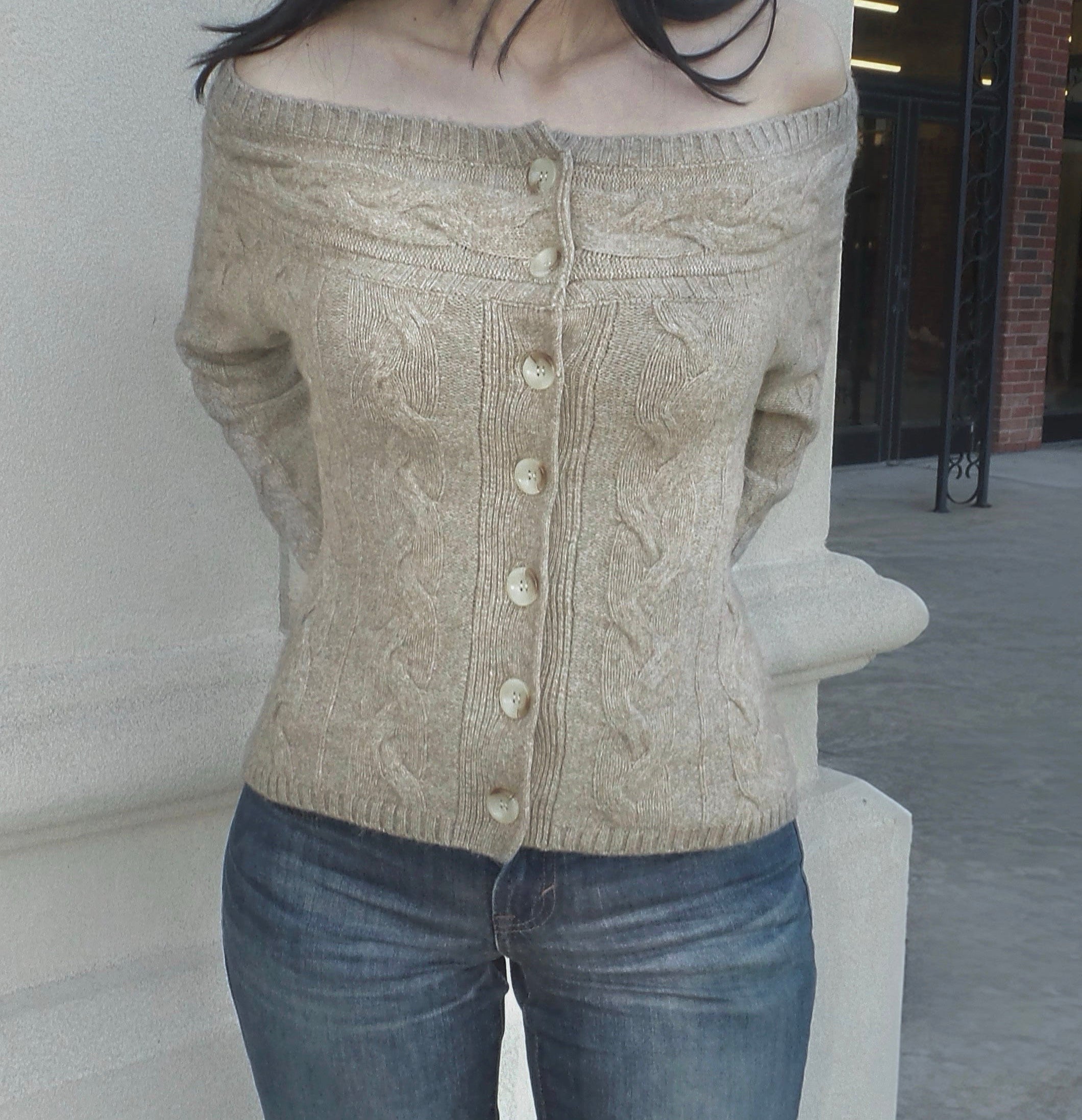 ニット/セーター lovan elegant off shoulder knit "ivory" Off Shoulder Knitted Top Ivory – The Room Antwerp
